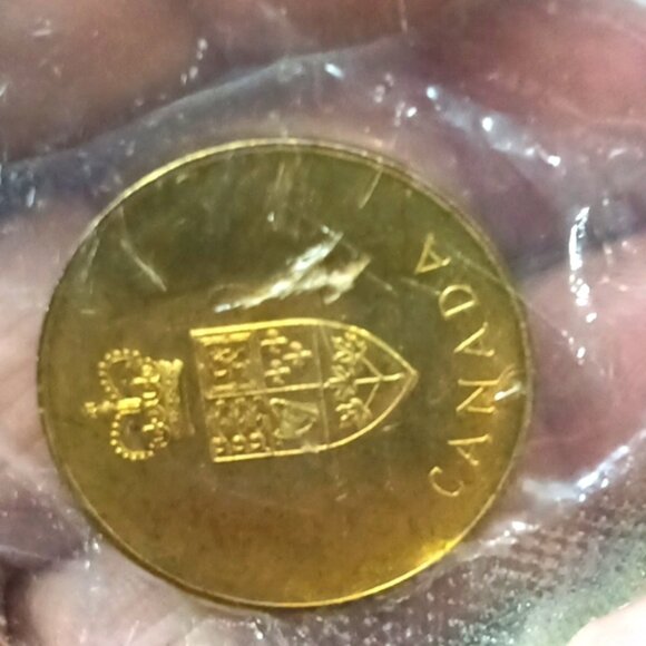 Vintage Uncirculated Still Wrapped 1867-1967 Canada Confederation Medal / Token‎ - Picture 1 of 5